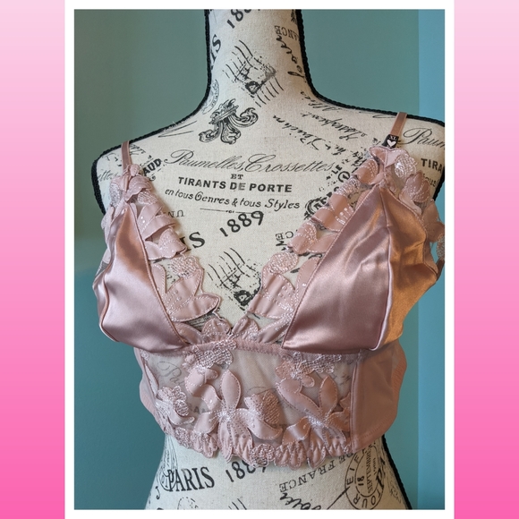 Victoria's Secret Unlined Bralette - Picture 9 of 16